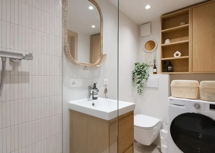 Cozy & Stylish Loft Near The Center